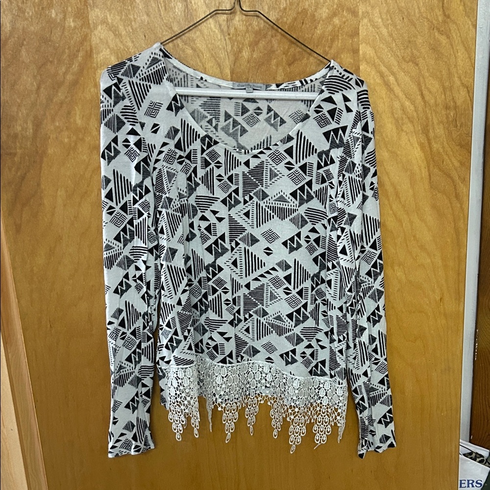 Charlotte Russe Black and White Geometric Long Sleeve Top